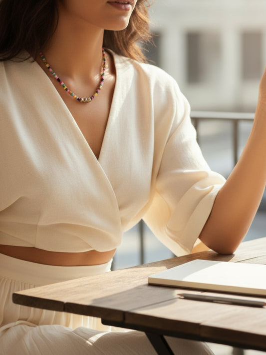 Kleurrijke Glaskralen Ketting met Gouden Sterretjes – 18 cm