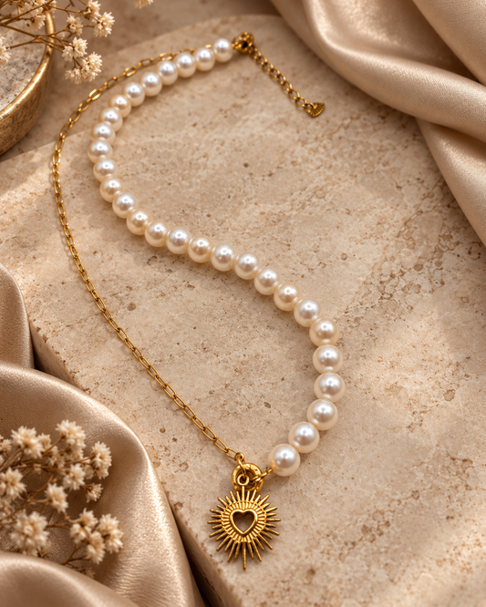 Golden Dawn parelketting met goudkleurig zonnehart