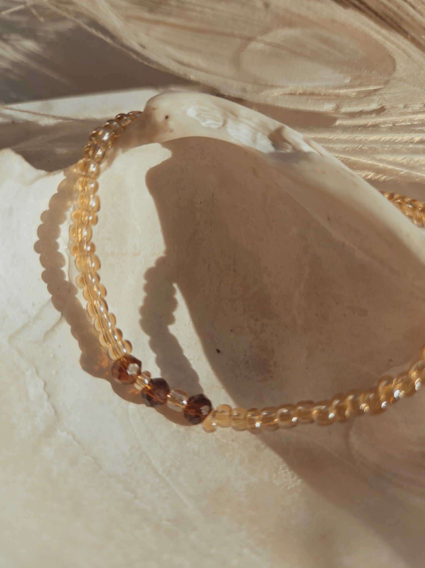 Handgemaakte kralen armband set met klavertje  – zomerse kleuren