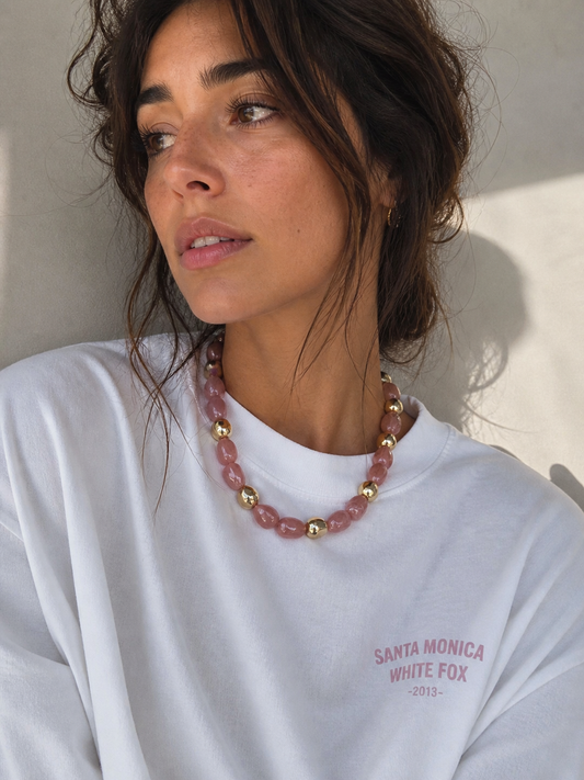 Roze Statement Ketting met Gouden Accenten – Elegant & Tijdloos